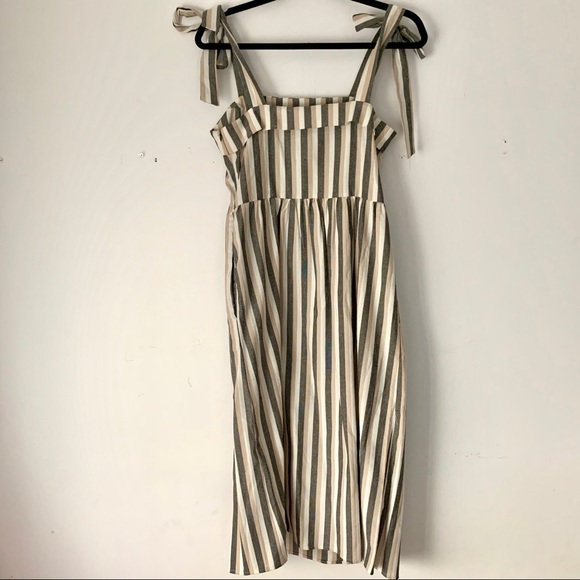 Robert Louise | striped pocket dress w/ bow strap - Picture 8 of 8